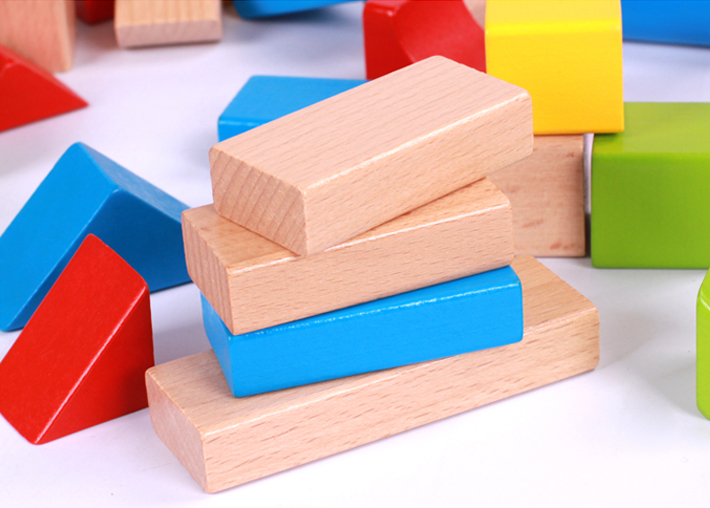 在积木上打印用什么机器设备？