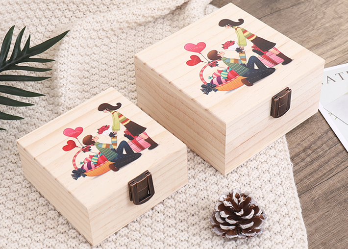 在木箱子上印刷图案的设备